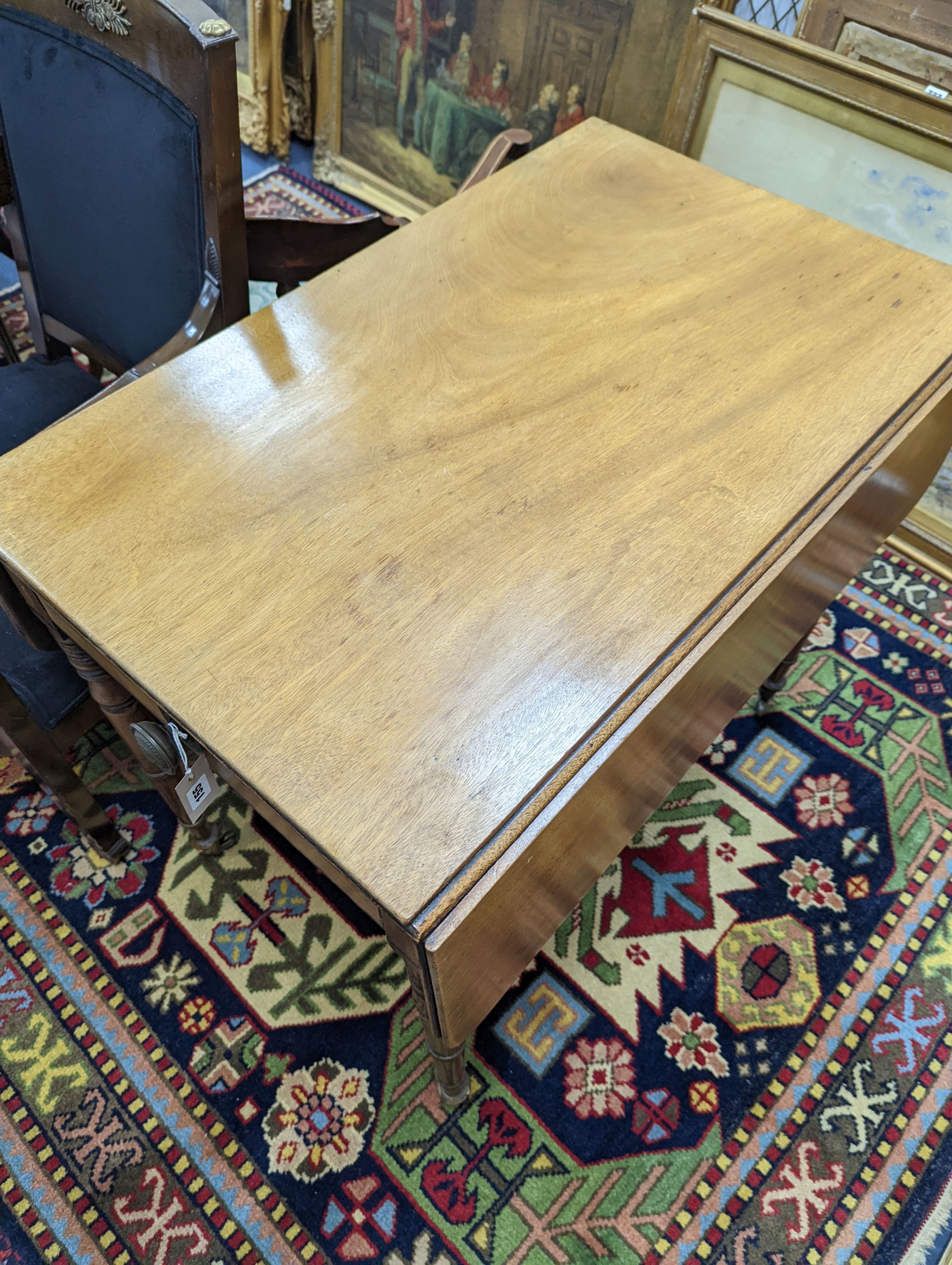 A Regency mahogany Pembroke table, width 84cm, depth 54cm, height 74cm